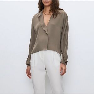 NWT Aritzia Babaton Martin blouse in stone taupe